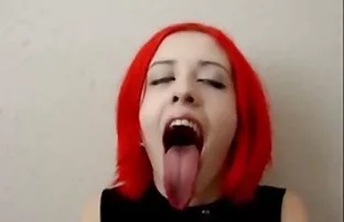 XXX شخص روی تخت یک دوست دختر بالغ را سكسي عراقي جامد در جوراب مشکی در الاغ fucks می کند