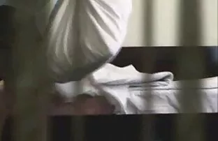 XXX ژیمناستیک با موهای صاف ، پاها را باریک و باریک در رشته ها پخش می کند سكس جامد جديد