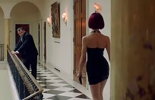 XXX مردی با xnxx مصرى جامد پیراهن آبی نوک سینه های دوست دختر خود را در طبیعت شلیک می کند