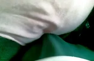 XXX در حالی که با یک خروس بزرگ زندگی می کند ، در لباس سیاه سكس تيك جامد سیاه و سفید باریک و لاغر است
