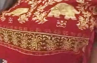 XXX دامن خود را از خواب بلند کرد و سكس حيوانات مع بنات جامد با انگشت انگشت خود را با لگد کوبید
