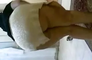 XXX به سمت یک راننده بی ادب دویدم و مجبور شدم در ماشین رابطه جنسی صور جامده سكس داشته باشم