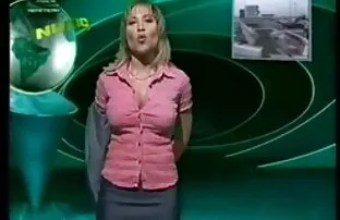 XXX مردی با یک خروس بزرگ بر افلام سكس جامد نار روی مشکی برنزه شده با شلوار مشکی کلیک می کند
