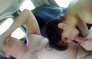 XXX زن و سكس كارتون جامد شوهر خانواده بر روی تخت عشق چراغ می زنند