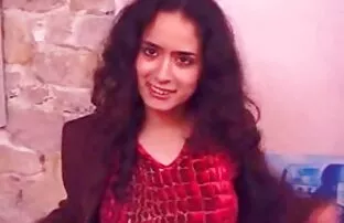 XXX جوانان لزبین سكس هندي جامد آغشته به لزبین و سبزه با روغن ظاهر شد ، سپس دختران دوش گرفتند