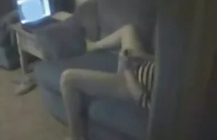 XXX جوجه های جوان با سینه های تنگ تحميل فيديو سكس جامد ، از گفتن مردان از مقابل دوربین در خانه خشنود می شوند