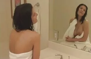 XXX زرلکا در این موقع سكس مصري جامد پرونده به یک همسایه آمد و پس از ساختن زبان ، بالای سرش نشست