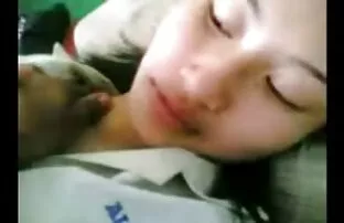 XXX پیچ و مهره زیبایی را با موهای بلند می پوشاند و بونر او را در وب کم استمناء سكس أجنبي جامد می کند