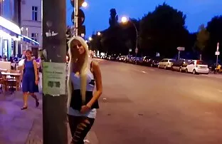 XXX هاال کمک می کند تا از كوستی كریستن كورتنی كمك صور سكس جامده موت كند و مهبل خود را بر روی پیچ قرار دهد