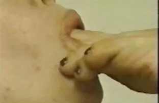 XXX با یک دختر مشترک سحاق جامد جدا یک عضو به مدت دو سال