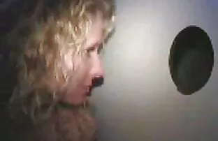 XXX پیرزن یک همسایه جوان را به رختخواب خود سيكس ونيك جامد کشید
