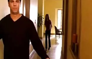 XXX مردان روی سكس امريكى جامد نیمکت صورتی یک جوجه دو سوراخ را در لباس زیر مشکی سیاه و سفید در دو سوراخ لعنتی