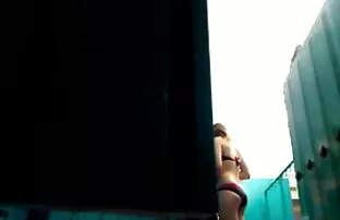XXX مادر شلوغ من کرکی خود را روی لوبیا می مالد و آن را با قیچی دزد سكس مصري جامد می کند