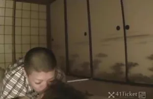 XXX سبزه جوان و مقاطع سكس جامده ماسک اسپرمش